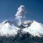 Há algo estranho dentro do vulcão americano 'ladrão' que segue ativo mesmo frio