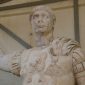 Incrível estátua de 3 metros de imperador romano é descoberta sob uma fonte antiga na Turquia