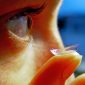 Lente de contato inteligente instala smartphone em seus olhos